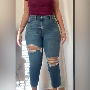 American Eagle Mom Straight Jeans! 💙